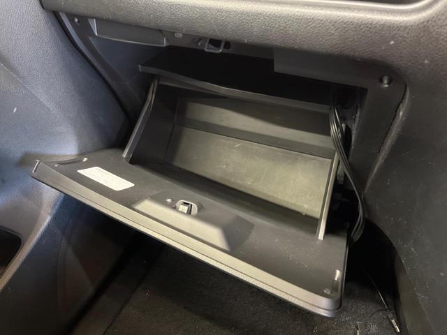 セレナ ハイウェイスター　Ｓ－ハイブリッド　Ｖエアロモード　禁煙車　純正ナビ　後席モニター　両側電動スライドドア　バックカメラ　ビルトインＥＴＣ　スマートキー　ＨＩＤヘッド　クルコン　オートライト　オートエアコン　リアエアコン　純正１６インチＡＷ（54枚目）