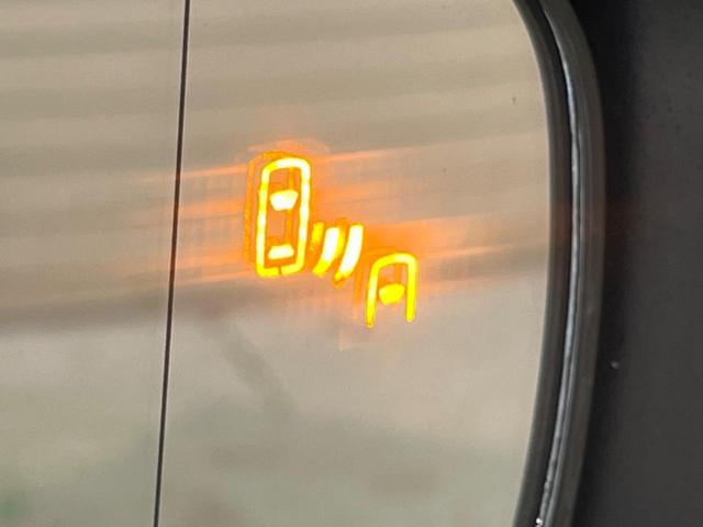 クラウンクロスオーバー Ｇレザーパッケージ　禁煙　純正１２．３型ディスプレイＴＶ　パノラミックビューモニタ　黒革　４眼ＬＥＤ　セーフティセンス　ブラインドスポットモニタ　純正２１インチＡＷ　パワーシート　ポジションメモリ　シートベンチレーション（6枚目）