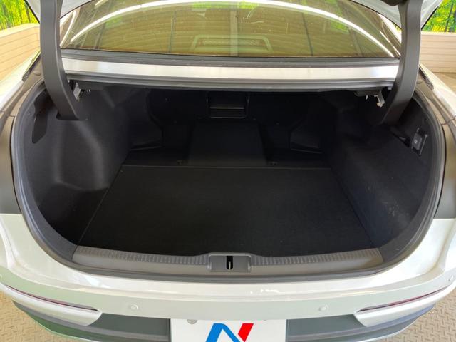 クラウンクロスオーバー Ｇレザーパッケージ　禁煙　純正１２．３型ディスプレイＴＶ　パノラミックビューモニタ　黒革　４眼ＬＥＤ　セーフティセンス　ブラインドスポットモニタ　純正２１インチＡＷ　パワーシート　ポジションメモリ　シートベンチレーション（11枚目）