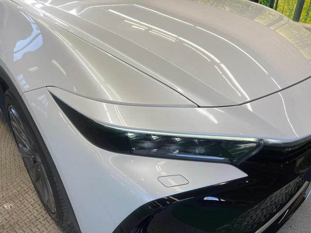 クラウンクロスオーバー Ｇレザーパッケージ　禁煙　純正１２．３型ディスプレイＴＶ　パノラミックビューモニタ　黒革　４眼ＬＥＤ　セーフティセンス　ブラインドスポットモニタ　純正２１インチＡＷ　パワーシート　ポジションメモリ　シートベンチレーション（12枚目）