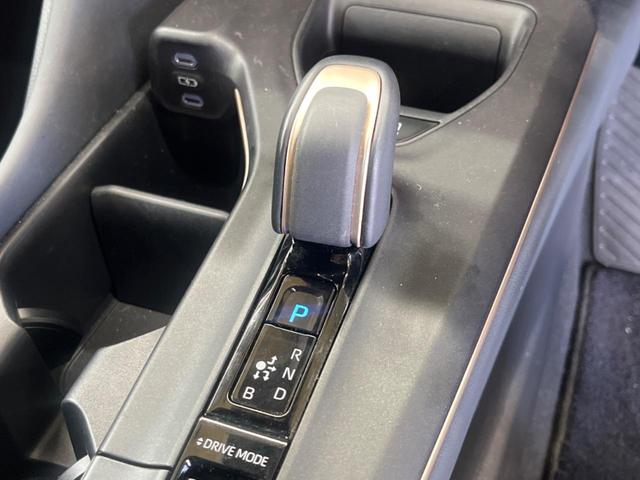 クラウンクロスオーバー Ｇレザーパッケージ　禁煙　純正１２．３型ディスプレイＴＶ　パノラミックビューモニタ　黒革　４眼ＬＥＤ　セーフティセンス　ブラインドスポットモニタ　純正２１インチＡＷ　パワーシート　ポジションメモリ　シートベンチレーション（24枚目）