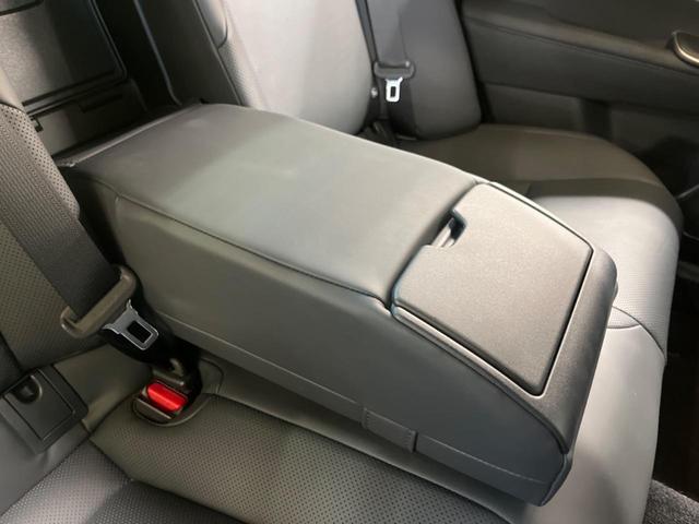 クラウンクロスオーバー Ｇレザーパッケージ　禁煙　純正１２．３型ディスプレイＴＶ　パノラミックビューモニタ　黒革　４眼ＬＥＤ　セーフティセンス　ブラインドスポットモニタ　純正２１インチＡＷ　パワーシート　ポジションメモリ　シートベンチレーション（39枚目）