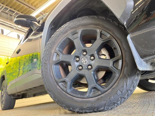 ＲＡＶ４ アドベンチャー　オフロードパッケージ　禁煙車　純正９型ディスプレイＴＶ　バックカメラ　セーフティセンス　ブラインドスポットモニタ　専用１８インチＡＷ　専用１０ｍｍリフトアップサス　パワーシート　シートベンチレーション　ＥＴＣ（13枚目）