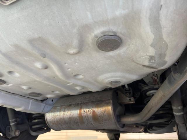 ヴォクシー X 禁煙車 後席モニター ディスプレイオーディオ バックカメラ ドラレコ スマートキー HIDヘッド ビルトインETC オートライト デュアルエアコン Bluetooth 電動格納ミラー(21枚目)