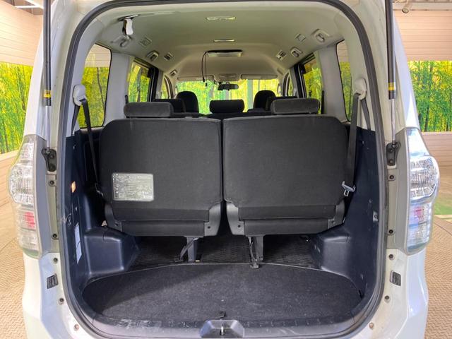 ヴォクシー X 禁煙車 後席モニター ディスプレイオーディオ バックカメラ ドラレコ スマートキー HIDヘッド ビルトインETC オートライト デュアルエアコン Bluetooth 電動格納ミラー(31枚目)