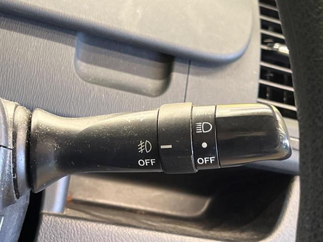 ヴォクシー X 禁煙車 後席モニター ディスプレイオーディオ バックカメラ ドラレコ スマートキー HIDヘッド ビルトインETC オートライト デュアルエアコン Bluetooth 電動格納ミラー(43枚目)