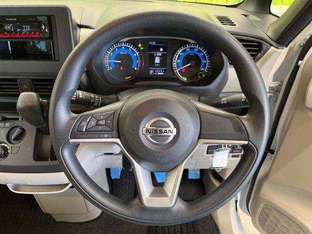 ルークス S 禁煙車 インテリジェントエマージェンシーブレーキ フロント/バックソナー オートライト ハイビームアシスト キーレス 電動格納ドアミラー CD再生 USB/AUX接続(3枚目)