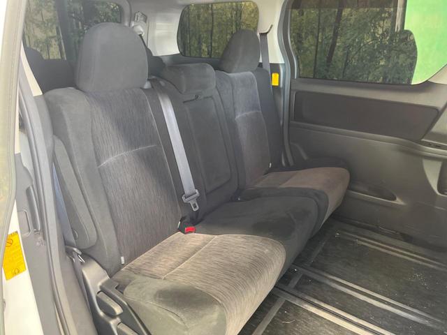 ヴェルファイア ２．４Ｚ　禁煙車　ＢＩＧ－Ｘ８型ナビＴＶ　フリップダウンモニター　電動スライドドア　バックカメラ　ＨＩＤヘッド　純正１８インチＡＷ　クリアランスソナー　前後左右独立オートエアコン　革巻ステアリング　８スピーカー（9枚目）