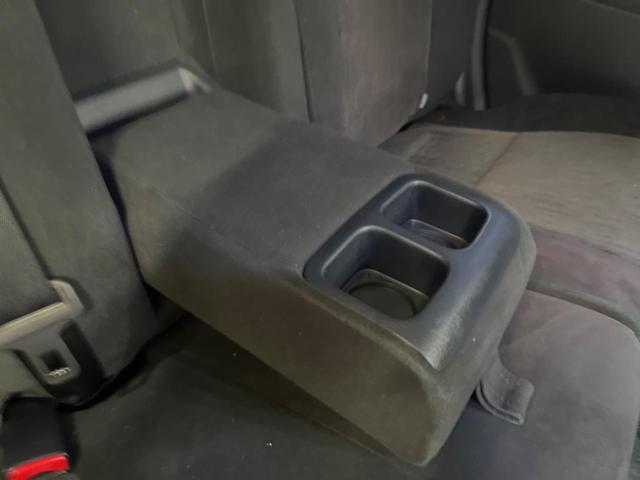 ヴェルファイア ２．４Ｚ　禁煙車　ＢＩＧ－Ｘ８型ナビＴＶ　フリップダウンモニター　電動スライドドア　バックカメラ　ＨＩＤヘッド　純正１８インチＡＷ　クリアランスソナー　前後左右独立オートエアコン　革巻ステアリング　８スピーカー（36枚目）