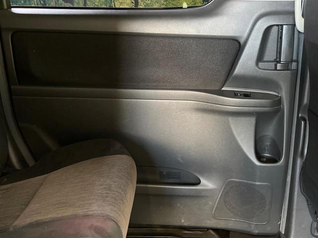 ヴェルファイア ２．４Ｚ　禁煙車　ＢＩＧ－Ｘ８型ナビＴＶ　フリップダウンモニター　電動スライドドア　バックカメラ　ＨＩＤヘッド　純正１８インチＡＷ　クリアランスソナー　前後左右独立オートエアコン　革巻ステアリング　８スピーカー（44枚目）