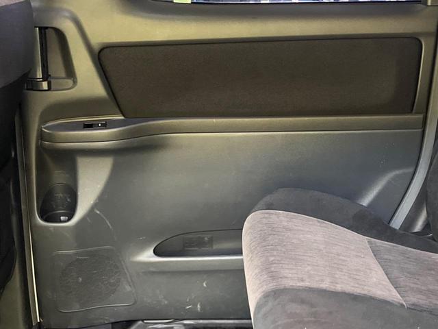 ヴェルファイア ２．４Ｚ　禁煙車　ＢＩＧ－Ｘ８型ナビＴＶ　フリップダウンモニター　電動スライドドア　バックカメラ　ＨＩＤヘッド　純正１８インチＡＷ　クリアランスソナー　前後左右独立オートエアコン　革巻ステアリング　８スピーカー（46枚目）