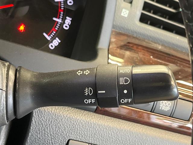 ヴェルファイア ２．４Ｚ　禁煙車　ＢＩＧ－Ｘ８型ナビＴＶ　フリップダウンモニター　電動スライドドア　バックカメラ　ＨＩＤヘッド　純正１８インチＡＷ　クリアランスソナー　前後左右独立オートエアコン　革巻ステアリング　８スピーカー（48枚目）