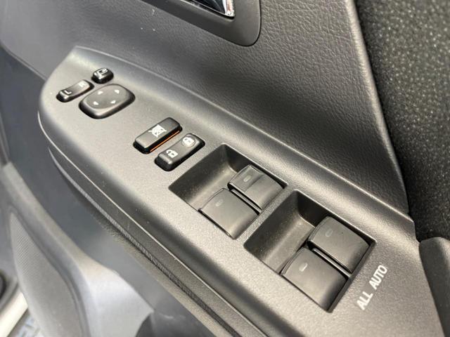 ヴェルファイア ２．４Ｚ　禁煙車　ＢＩＧ－Ｘ８型ナビＴＶ　フリップダウンモニター　電動スライドドア　バックカメラ　ＨＩＤヘッド　純正１８インチＡＷ　クリアランスソナー　前後左右独立オートエアコン　革巻ステアリング　８スピーカー（53枚目）