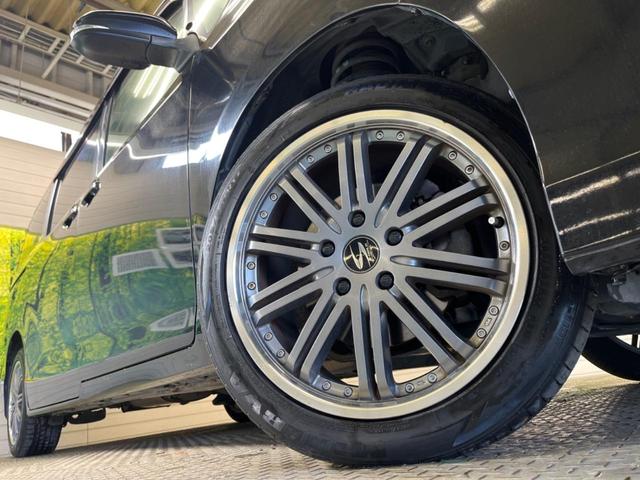 ヴォクシー Ｖ　７人乗　禁煙車　純正９型ナビＴＶ　純正１１型後席モニター　両側電動ドア　バックカメラ　ＬＥＤヘッド　ＢＡＤＸ１７インチＡＷ　クルーズコントロール　ＥＴＣ　スマートキー　デュアルオートエアコン（14枚目）