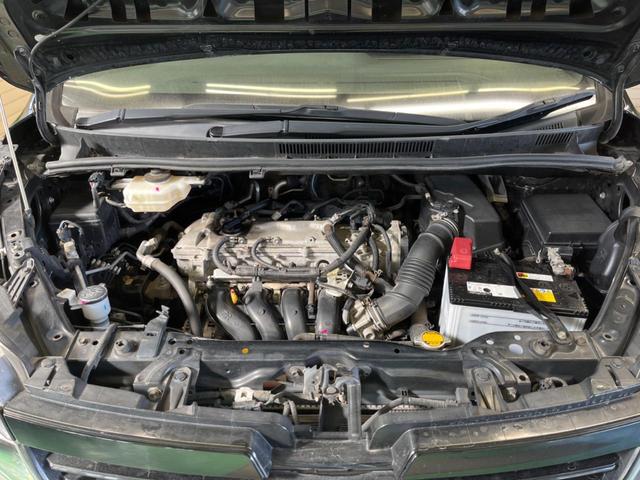 ヴォクシー Ｖ　７人乗　禁煙車　純正９型ナビＴＶ　純正１１型後席モニター　両側電動ドア　バックカメラ　ＬＥＤヘッド　ＢＡＤＸ１７インチＡＷ　クルーズコントロール　ＥＴＣ　スマートキー　デュアルオートエアコン（19枚目）