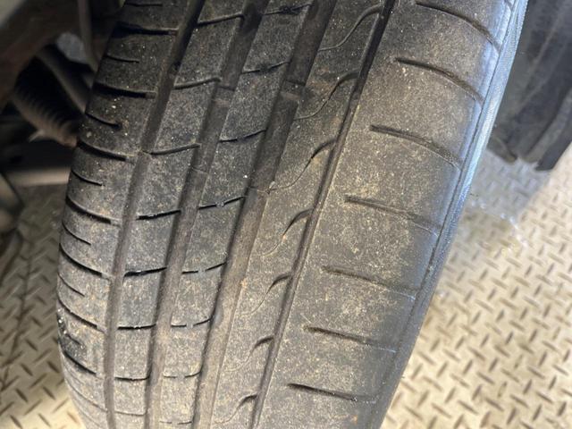 ヴォクシー Ｖ　７人乗　禁煙車　純正９型ナビＴＶ　純正１１型後席モニター　両側電動ドア　バックカメラ　ＬＥＤヘッド　ＢＡＤＸ１７インチＡＷ　クルーズコントロール　ＥＴＣ　スマートキー　デュアルオートエアコン（29枚目）