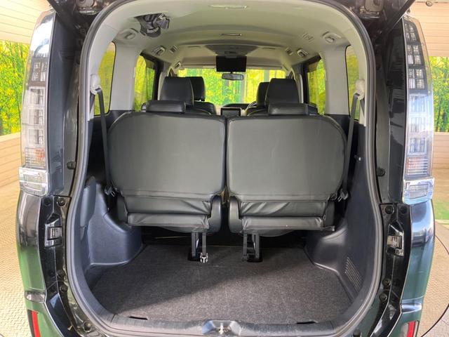 ヴォクシー Ｖ　７人乗　禁煙車　純正９型ナビＴＶ　純正１１型後席モニター　両側電動ドア　バックカメラ　ＬＥＤヘッド　ＢＡＤＸ１７インチＡＷ　クルーズコントロール　ＥＴＣ　スマートキー　デュアルオートエアコン（40枚目）