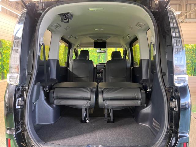 ヴォクシー Ｖ　７人乗　禁煙車　純正９型ナビＴＶ　純正１１型後席モニター　両側電動ドア　バックカメラ　ＬＥＤヘッド　ＢＡＤＸ１７インチＡＷ　クルーズコントロール　ＥＴＣ　スマートキー　デュアルオートエアコン（41枚目）