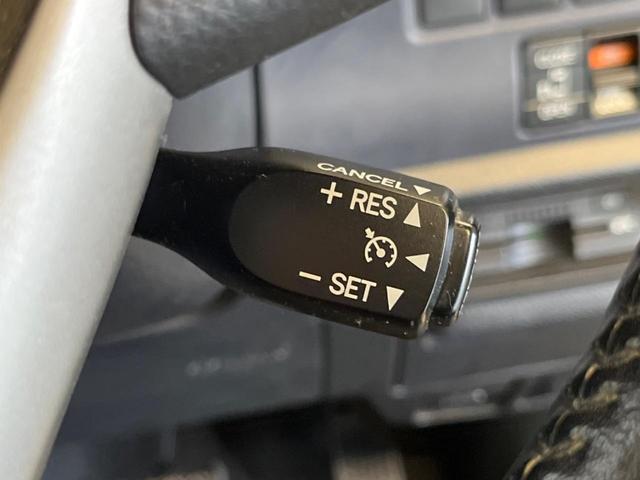 ヴォクシー Ｖ　７人乗　禁煙車　純正９型ナビＴＶ　純正１１型後席モニター　両側電動ドア　バックカメラ　ＬＥＤヘッド　ＢＡＤＸ１７インチＡＷ　クルーズコントロール　ＥＴＣ　スマートキー　デュアルオートエアコン（53枚目）