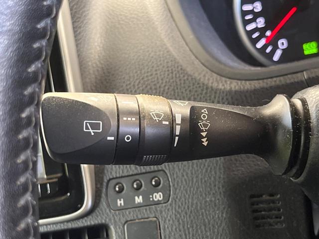 ヴォクシー Ｖ　７人乗　禁煙車　純正９型ナビＴＶ　純正１１型後席モニター　両側電動ドア　バックカメラ　ＬＥＤヘッド　ＢＡＤＸ１７インチＡＷ　クルーズコントロール　ＥＴＣ　スマートキー　デュアルオートエアコン（55枚目）