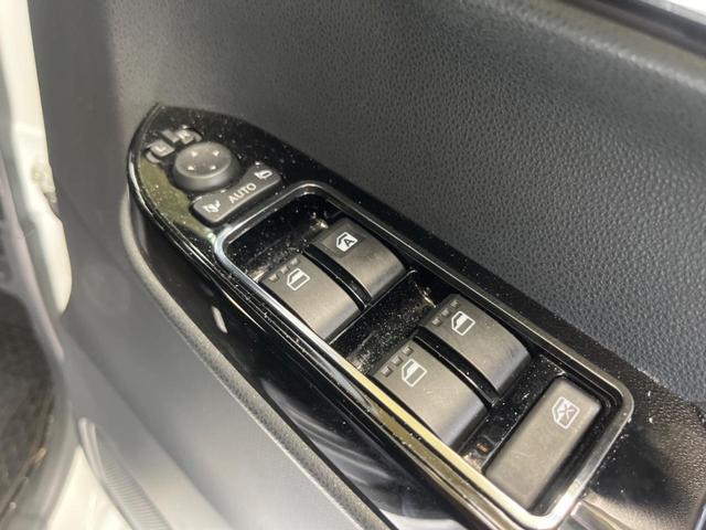 タント カスタムＸ　禁煙車　純正ナビフルセグ　両側電動ドア　バックカメラ　スマートアシスト　コーナーセンサー　ＬＥＤヘッド　純正１４インチＡＷ　半革シート　シートヒーター　Ｂｌｕｅｔｏｏｔｈ　６スピーカー　ＤＶＤ再生（56枚目）