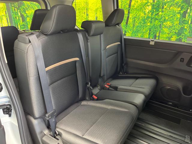 セレナ e-パワー ハイウェイスターV 登録済未使用車 2トーンカラー 12.3型コネクトナビTV アラウンドビューモニタ 両側ハンズフリー電動ドア 衝突被害 ナビリンクプロパイロット ETC2.0 後側方車両検知警告 後席オートエアコン(11枚目)