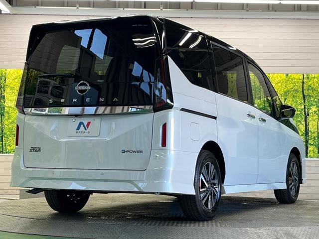 セレナ e-パワー ハイウェイスターV 登録済未使用車 2トーンカラー 12.3型コネクトナビTV アラウンドビューモニタ 両側ハンズフリー電動ドア 衝突被害 ナビリンクプロパイロット ETC2.0 後側方車両検知警告 後席オートエアコン(18枚目)