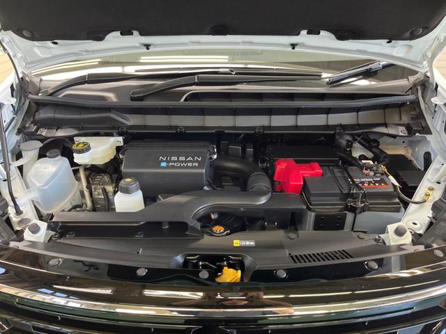 セレナ e-パワー ハイウェイスターV 登録済未使用車 2トーンカラー 12.3型コネクトナビTV アラウンドビューモニタ 両側ハンズフリー電動ドア 衝突被害 ナビリンクプロパイロット ETC2.0 後側方車両検知警告 後席オートエアコン(20枚目)