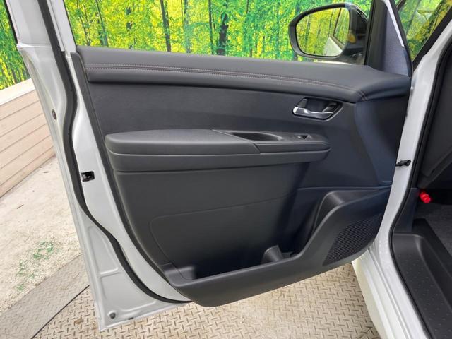 セレナ e-パワー ハイウェイスターV 登録済未使用車 2トーンカラー 12.3型コネクトナビTV アラウンドビューモニタ 両側ハンズフリー電動ドア 衝突被害 ナビリンクプロパイロット ETC2.0 後側方車両検知警告 後席オートエアコン(48枚目)