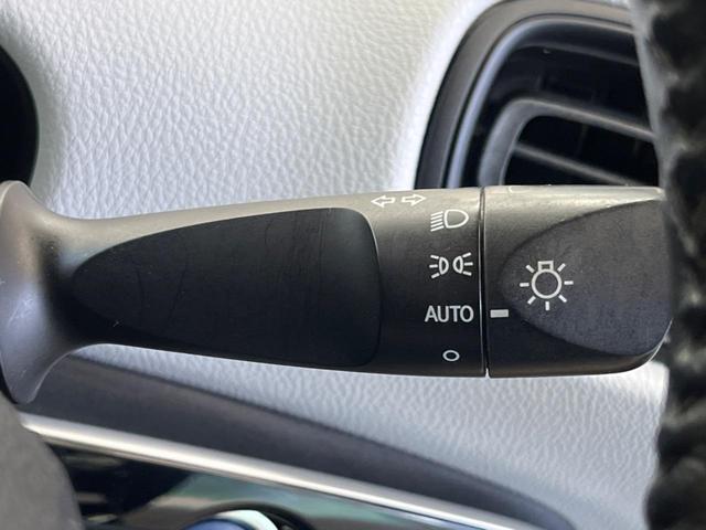 プリウス Ｓ　禁煙車　純正ナビＴＶ　バックカメラ　セーフティセンス　クールグレー内装　ＬＥＤヘッド　純正１５インチＡＷ　ＥＴＣ　Ｂｌｕｅｔｏｏｔｈ　レーダークルーズ　オートマチックハイビーム　６スピーカー（7枚目）