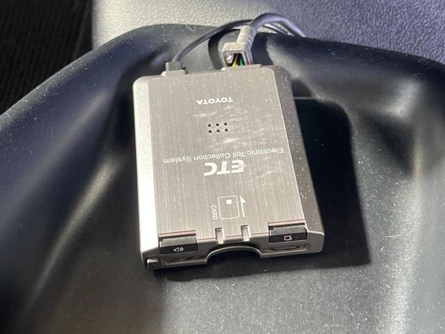 プリウス Ｓ　禁煙車　純正ナビＴＶ　バックカメラ　セーフティセンス　クールグレー内装　ＬＥＤヘッド　純正１５インチＡＷ　ＥＴＣ　Ｂｌｕｅｔｏｏｔｈ　レーダークルーズ　オートマチックハイビーム　６スピーカー（8枚目）