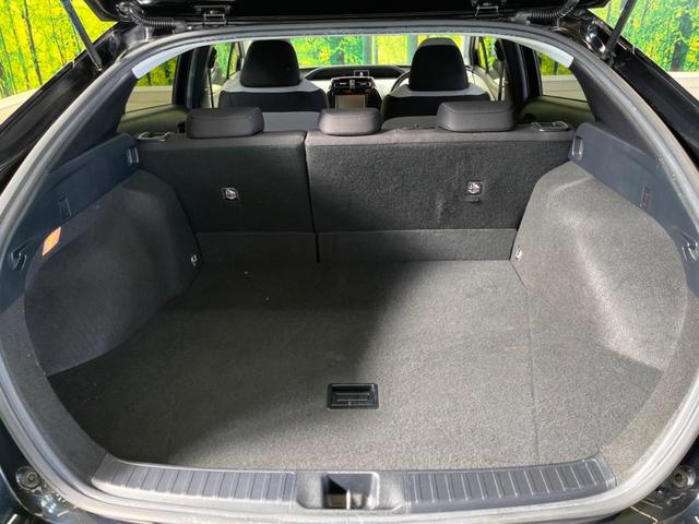 プリウス Ｓ　禁煙車　純正ナビＴＶ　バックカメラ　セーフティセンス　クールグレー内装　ＬＥＤヘッド　純正１５インチＡＷ　ＥＴＣ　Ｂｌｕｅｔｏｏｔｈ　レーダークルーズ　オートマチックハイビーム　６スピーカー（35枚目）