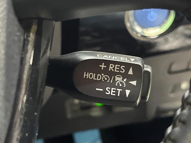プリウス Sツーリングセレクション 禁煙車 純正8型ディスプレイTV バックカメラ セーフティセンス レーダークルーズ LEDヘッド LEDフォグ 純正17インチAW AppleCarPlay ETC 黒合皮シート シートヒーター(6枚目)