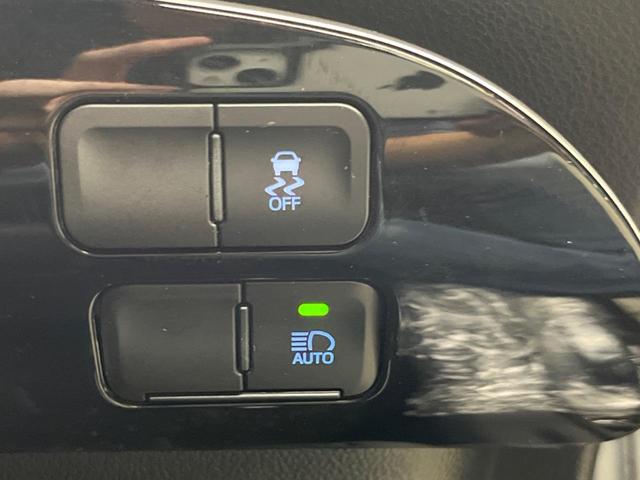 プリウス Sツーリングセレクション 禁煙車 純正8型ディスプレイTV バックカメラ セーフティセンス レーダークルーズ LEDヘッド LEDフォグ 純正17インチAW AppleCarPlay ETC 黒合皮シート シートヒーター(28枚目)