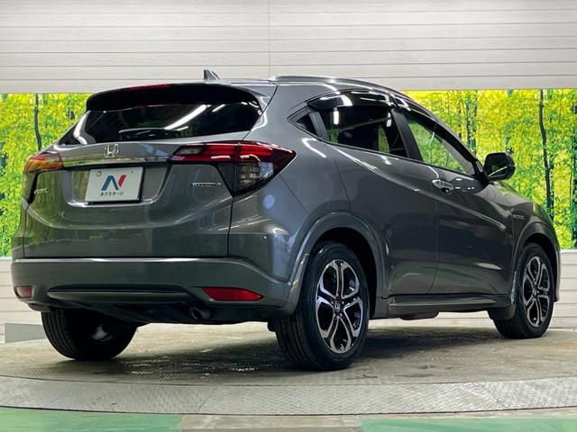 ヴェゼル ハイブリッドＺ・ホンダセンシング　禁煙車　純正８型ナビＴＶ　バックカメラ　アダプティブクルーズ　ＬＥＤヘッド　純正１７インチＡＷ　半革シート　ルーフレール　ＥＴＣ　Ｂｌｕｅｔｏｏｔｈ　シートヒーター　コンフォートビューＰＫＧ（17枚目）