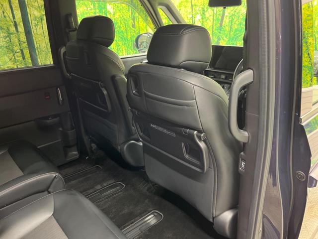 ステップワゴン ｅ：ＨＥＶスパーダ　禁煙車　純正１１．４型ナビＴＶ　純正１５．６型後席モニター　バックカメラ　ホンダセンシング　両側電動ドア　電動バックドア　渋滞追従アダプティブクルーズ　半革　シートヒーター　後席オートエアコン（42枚目）