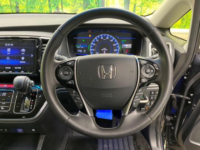 【ホンダセンシング】走行中に前方の車両等を認識し、衝突しそうな時は警報とブレーキで衝突回避と被害軽減をアシスト。より安全にドライブをお楽しみいただけます。