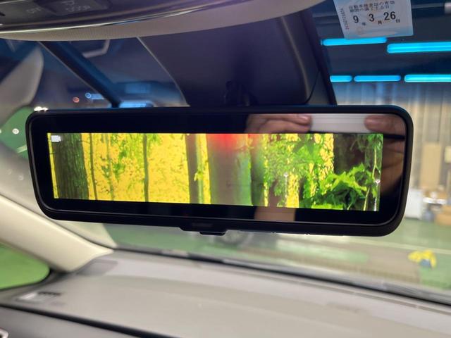 【デジタルインナーミラー】後席の大きな荷物や同乗者で後方が確認しづらい時でも安心！カメラが撮影した車両後方の映像をルームミラー内に表示。クリアな視界で状況の確認が可能です！