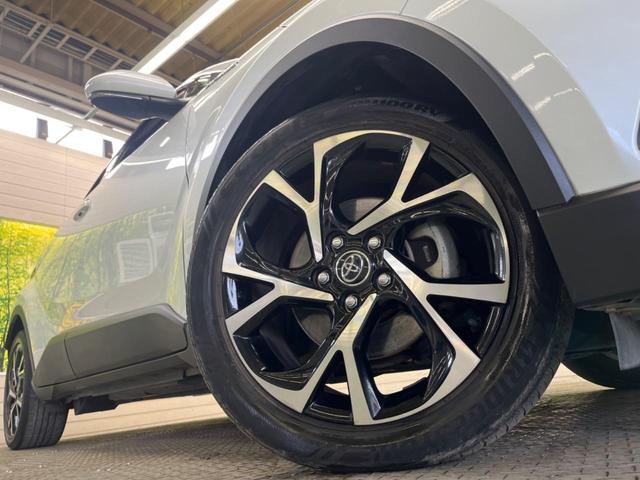 【純正１８インチアルミホイール】外観にマッチした純正アルミホイールを装着しております。各種社外アルミホイールや、スタッドレスタイヤも取扱いしております。是非ご相談ください♪