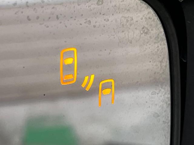 �y�����r�[�N���f�B�e�B�N�V�����z���s���A�h�A�~���[�̎��p�ɂȂ�₷���ӏ��Ɍ㑱�Ԃ��ڋ߂���ƃT�C�h�~���[�t�߂Ɍx����\���A�h���C�o�[�ɒ��ӊ��N�ƁA����̍ۂ̓n���h��������A�V�X�g�����܂��B