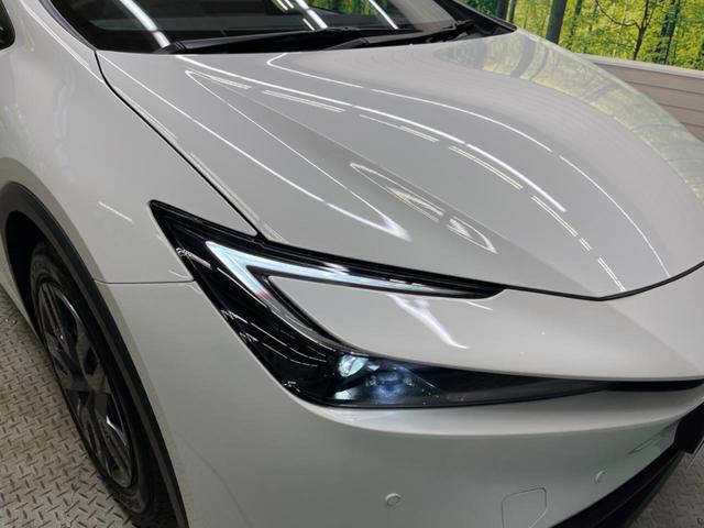 【ＬＥＤヘッドライト】悪天候や夜間走行時も良好な視界を確保し安心して運転できる高輝度ＬＥＤヘッドライトを装備！点灯速度が早く、消費電力も抑えられています。