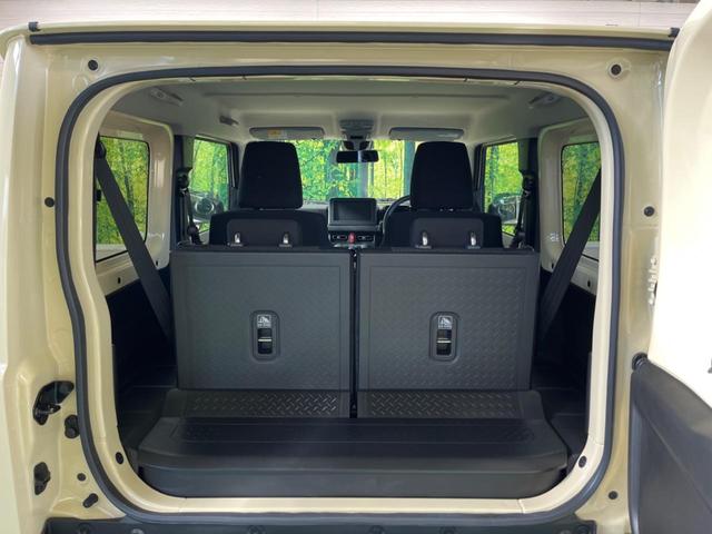 普段のお買い物や通勤、送迎等に十分な荷室スペースを確保しております。セカンドシートを倒すと、大きな荷物の積載も可能です♪