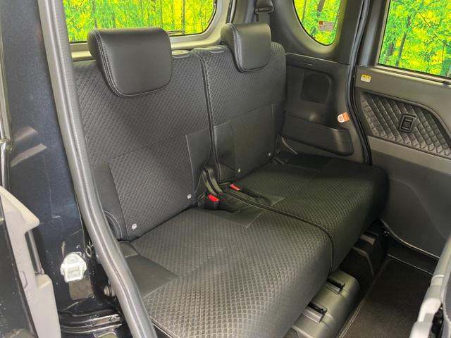 広々とした２列目シートは居住性が高く、居心地も快適！友達や家族とのお出かけにぴったりです。ベビーシートやチャイルドシート使用時も快適にお過ごしいただける十分な空間を確保しています。
