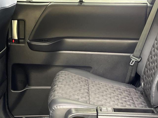 ヴォクシー ハイブリッドＳ－Ｚ　禁煙車　純正１０．５型ナビＴＶ　セーフティーセンス　バックカメラ　１００Ｖ電源　ハーフレザーシート　ドラレコ　ＥＴＣ２．０　コーナーセンサー　スマートキー　ＬＥＤヘッド　純正１７インチＡＷ（45枚目）