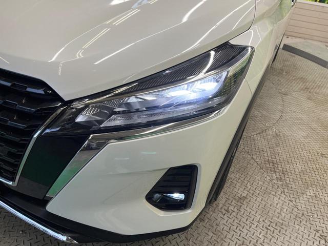 キックス Ｘ　ツートーンインテリアエディション　純正ナビ　全周囲カメラ　セーフティーアシスト　ハーフレザーシート　コーナーセンサー　デジタルインナーミラー　ＥＴＣ　ＬＥＤヘッド　純正１７インチＡＷ　オートライト　オートエアコン　Ｂｌｕｅｔｏｏｔｈ（12枚目）