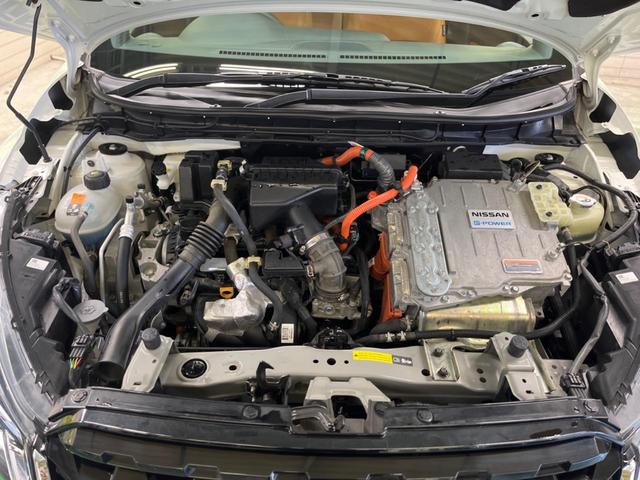 キックス Ｘ　ツートーンインテリアエディション　純正ナビ　全周囲カメラ　セーフティーアシスト　ハーフレザーシート　コーナーセンサー　デジタルインナーミラー　ＥＴＣ　ＬＥＤヘッド　純正１７インチＡＷ　オートライト　オートエアコン　Ｂｌｕｅｔｏｏｔｈ（18枚目）