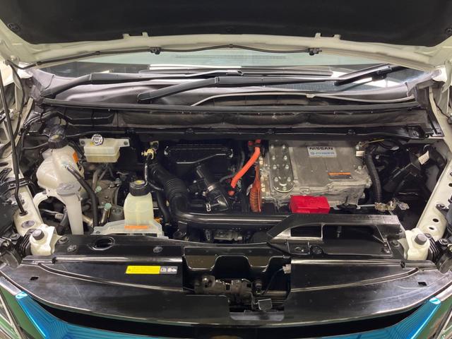 セレナ ｅ－パワー　ハイウェイスターＶ　禁煙車　純正９型ナビフルセグ　全周囲カメラ　後席モニター　両側電動ドア　衝突被害軽減システム　ＬＥＤヘッド　純正１５インチＡＷ　オートライト　オートエアコン　リアエアコン　Ｂｌｕｅｔｏｏｔｈ　ＣＤ（19枚目）