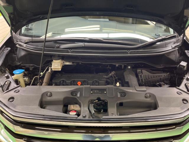 ステップワゴンスパーダ Ｚ　クールスピリット　禁煙車　純正９型ナビＴＶ　両側電動ドア　バックカメラ　ＨＩＤヘッド　純正１７インチＡＷ　クルーズコントロール　半革シート　スマートキー　オートエアコン　ＥＴＣ　Ｂｌｕｅｔｏｏｔｈ　ＤＶＤ再生（19枚目）