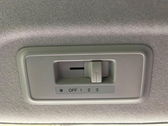 ステップワゴンスパーダ Ｚ　クールスピリット　禁煙車　純正９型ナビＴＶ　両側電動ドア　バックカメラ　ＨＩＤヘッド　純正１７インチＡＷ　クルーズコントロール　半革シート　スマートキー　オートエアコン　ＥＴＣ　Ｂｌｕｅｔｏｏｔｈ　ＤＶＤ再生（30枚目）