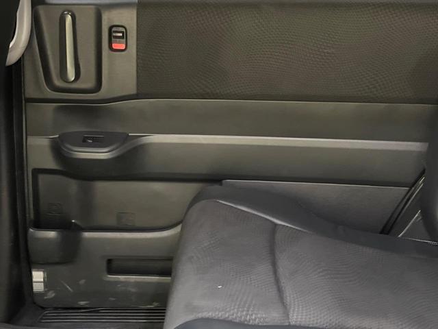 ステップワゴンスパーダ Ｚ　クールスピリット　禁煙車　純正９型ナビＴＶ　両側電動ドア　バックカメラ　ＨＩＤヘッド　純正１７インチＡＷ　クルーズコントロール　半革シート　スマートキー　オートエアコン　ＥＴＣ　Ｂｌｕｅｔｏｏｔｈ　ＤＶＤ再生（46枚目）